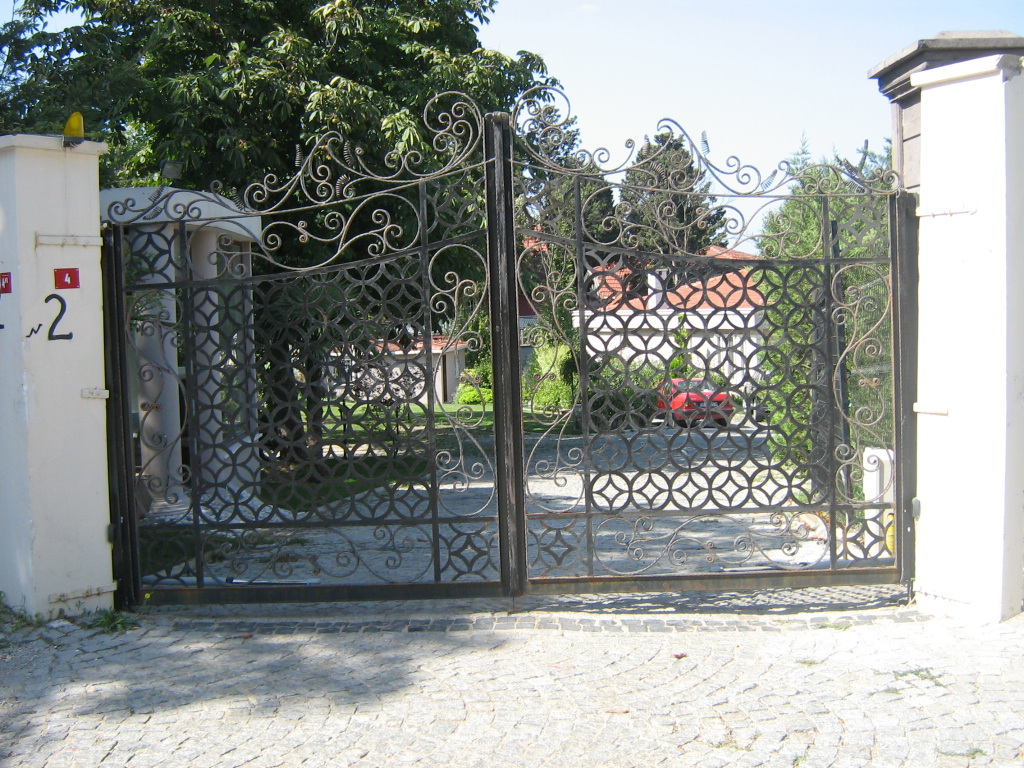 Nevon Ferforje Bahçe Kapısı, Raylı Kapı, Garaj Kapısı, Bina Giriş Kapısı