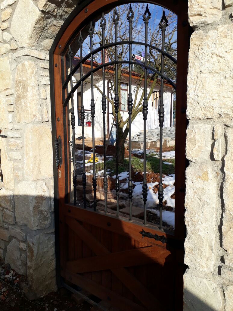 Nevon Ferforje Bahçe Kapısı, Raylı Kapı, Garaj Kapısı, Bina Giriş Kapısı