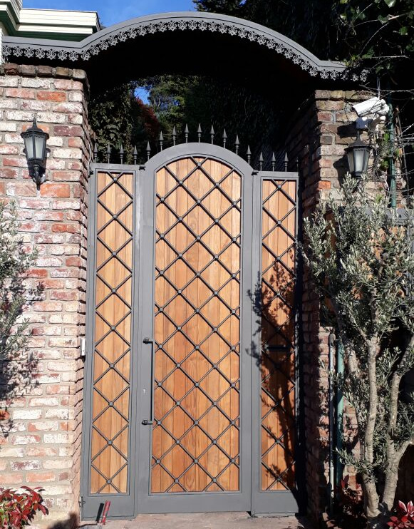 Nevon Ferforje Bahçe Kapısı, Raylı Kapı, Garaj Kapısı, Bina Giriş Kapısı