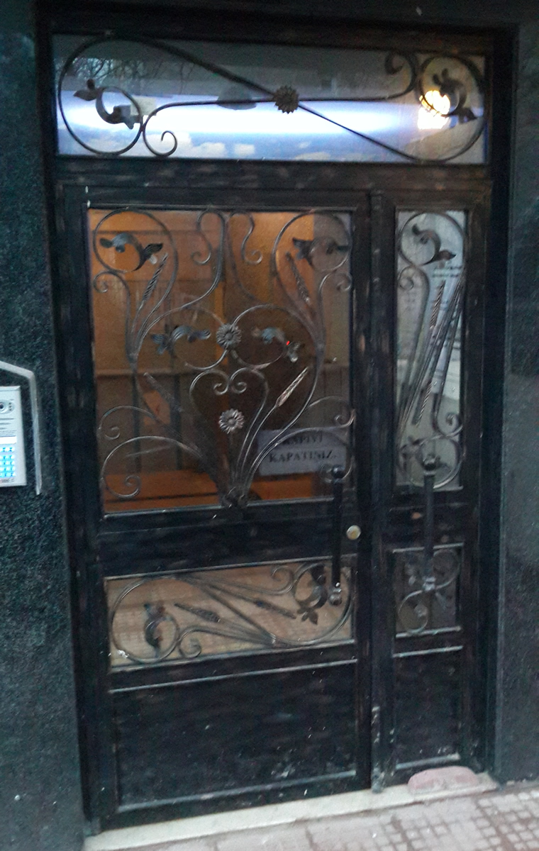 Nevon Ferforje Bina Giriş Kapısı