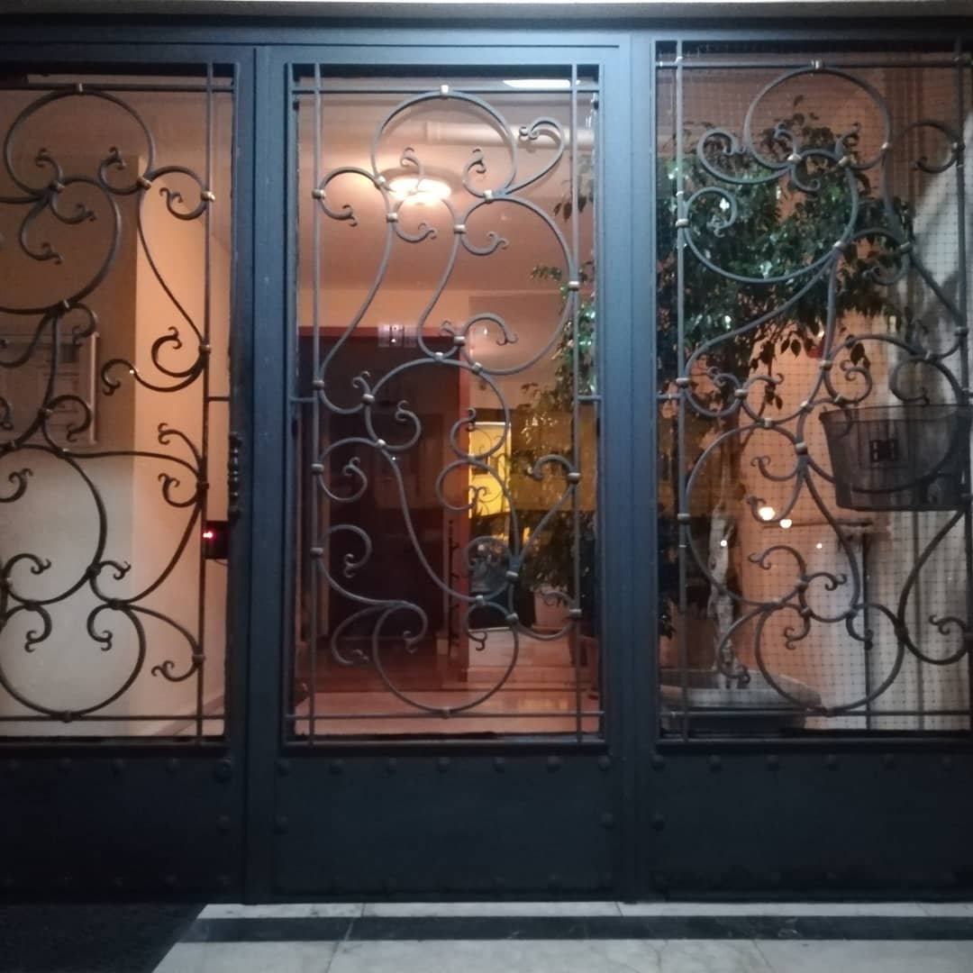 Nevon Ferforje Bina Giriş Kapısı