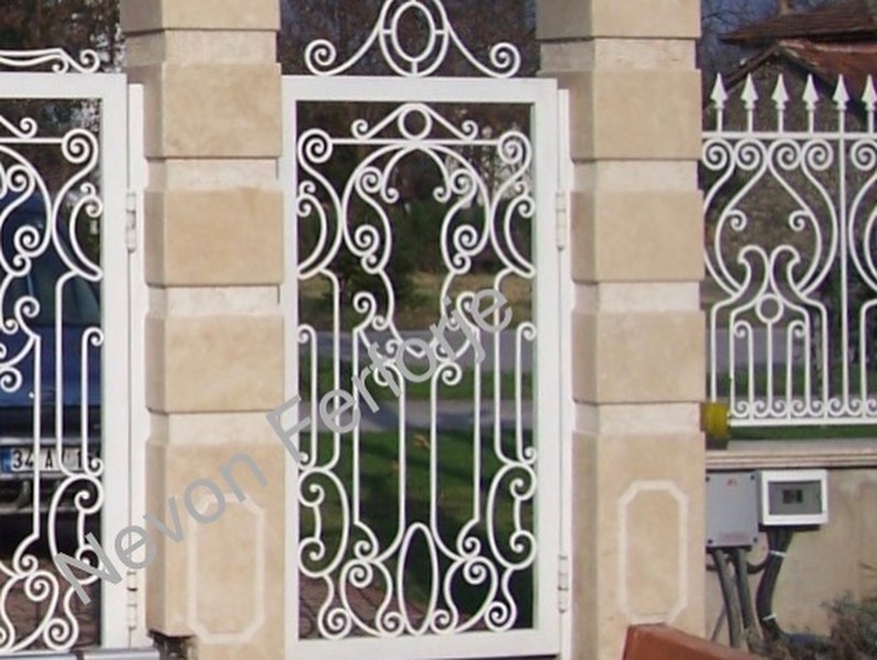 Nevon Ferforje Bina Giriş Kapısı