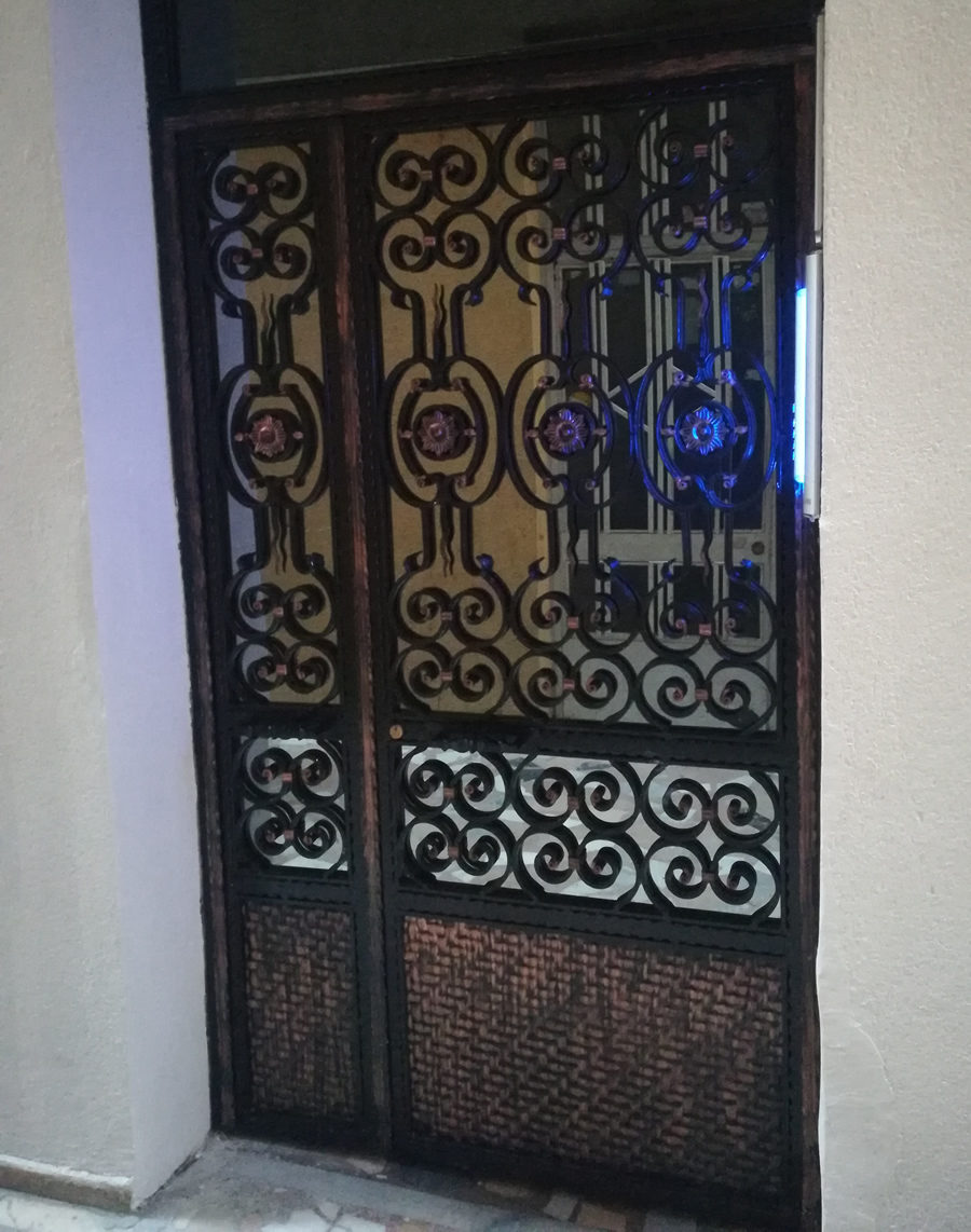 Nevon Ferforje Bina Giriş Kapısı