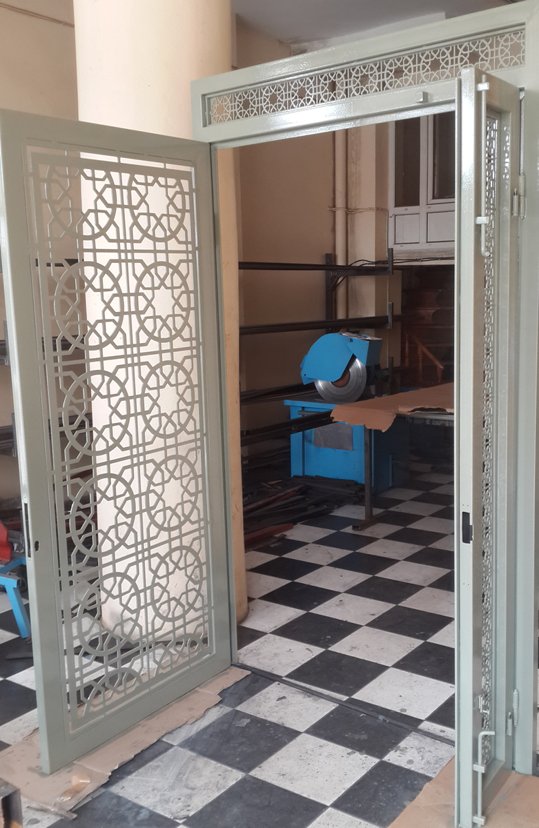 Nevon Ferforje Bina Giriş Kapısı