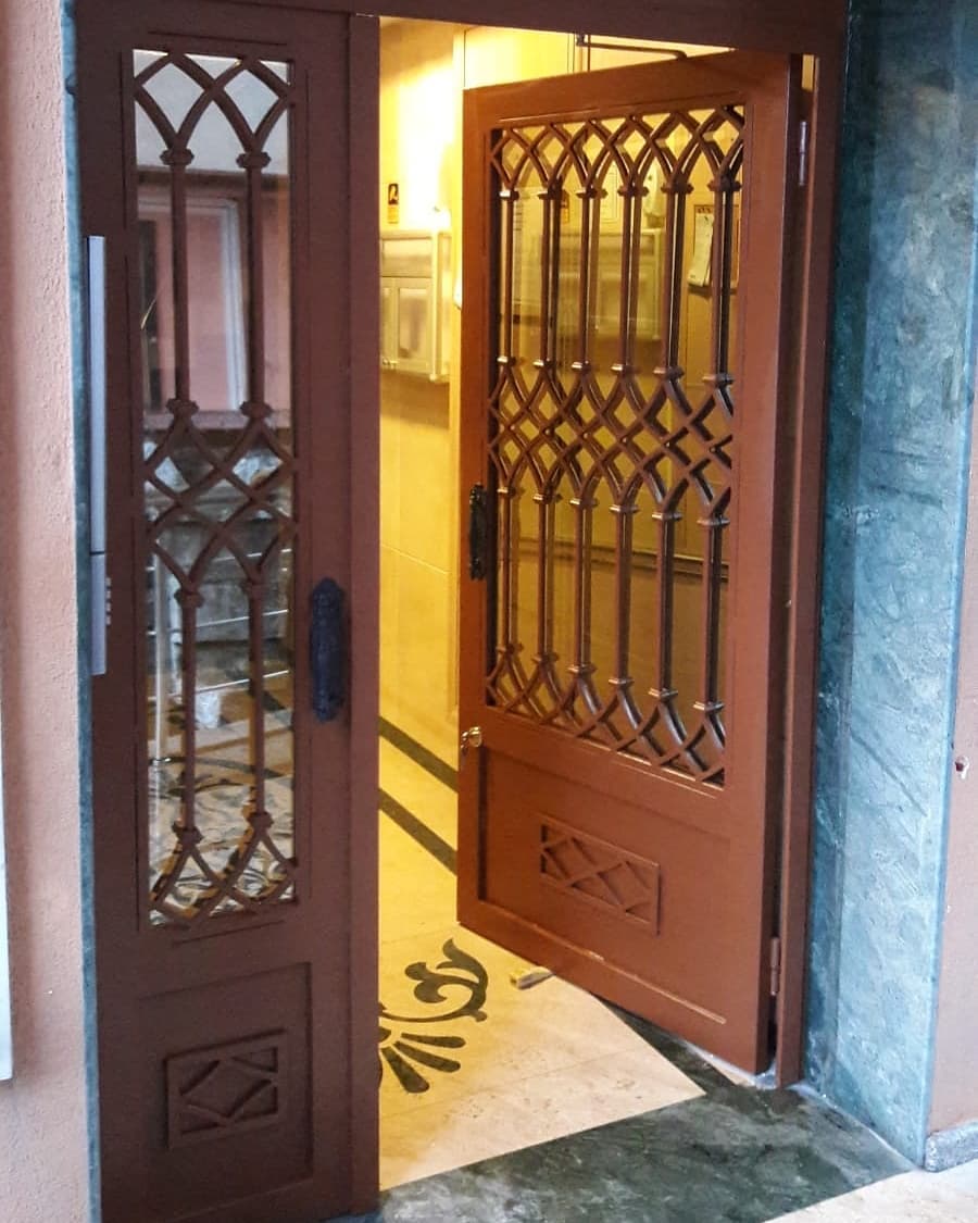 Nevon Ferforje Bina Giriş Kapısı