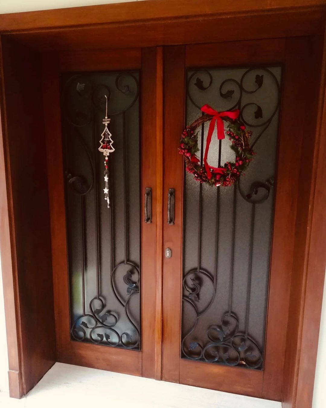 Nevon Ferforje Bina Giriş Kapısı