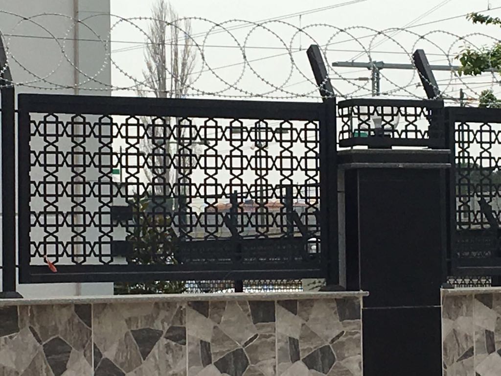 Nevon Ferforje Duvar Üstü Korkuluk