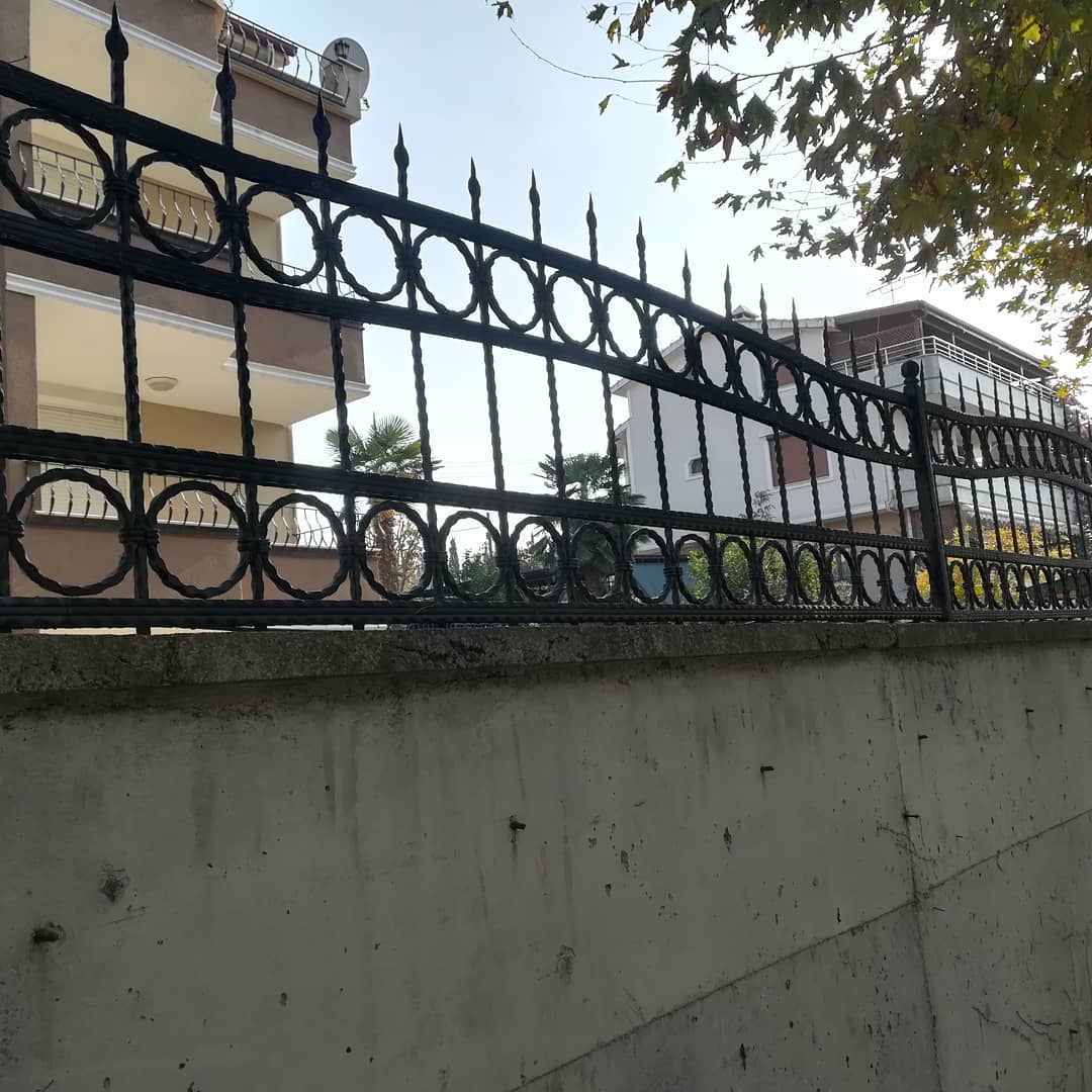 Nevon Ferforje Duvar Üstü Korkuluk