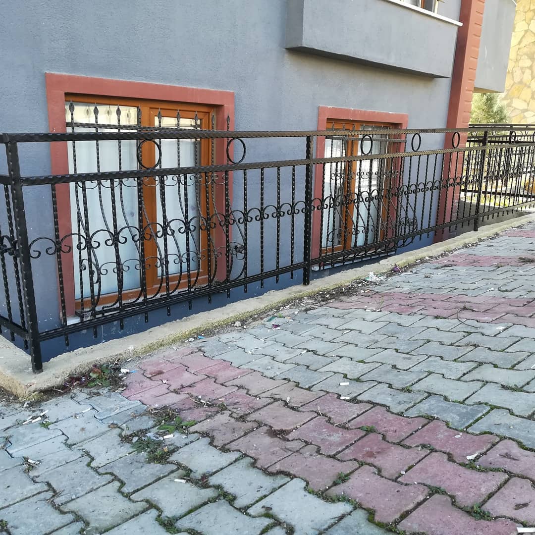 Nevon Ferforje Duvar Üstü Korkuluk