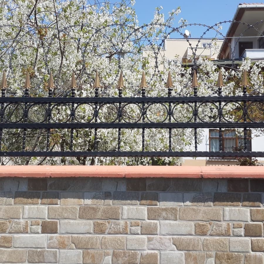 Nevon Ferforje Duvar Üstü Korkuluk