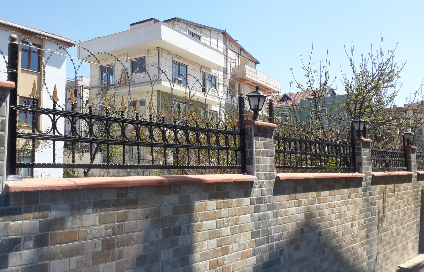 Nevon Ferforje Duvar Üstü Korkuluk