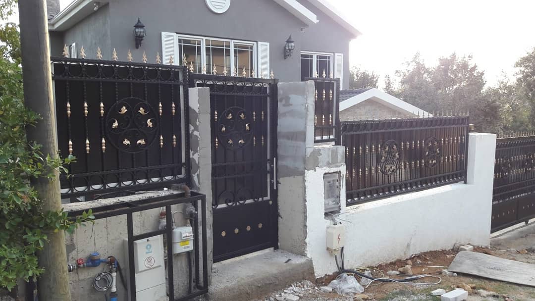 Nevon Ferforje Duvar Üstü Korkuluk