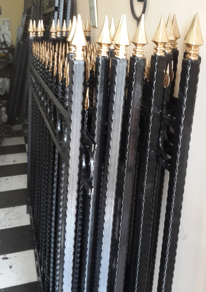 Nevon Ferforje Duvar Üstü Korkuluk