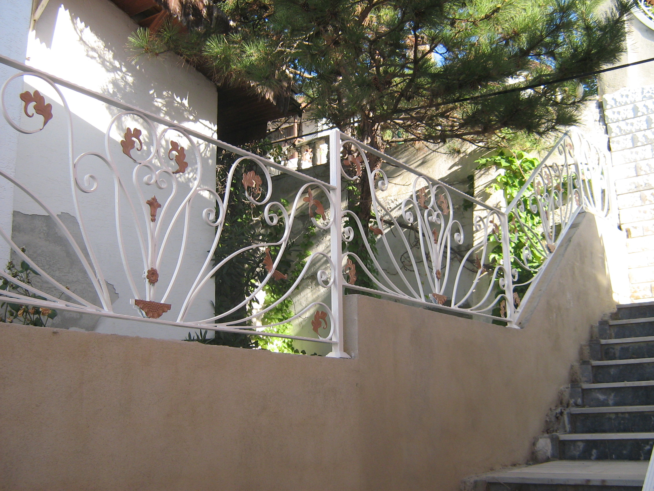 Nevon Ferforje Duvar Üstü Korkuluk