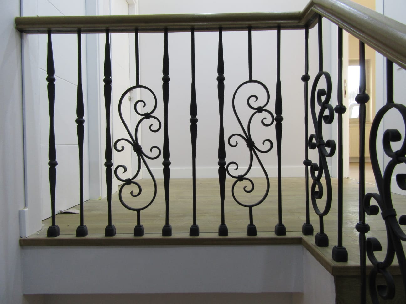 Nevon Ferforje Merdiven Korkuluk